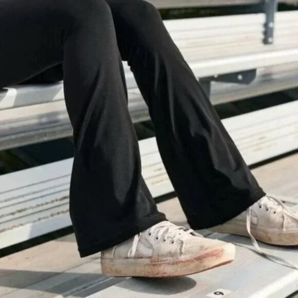 SOLD OFFLINE By Aerie Real Me High Waisted Crossover Flare Legging, Medium Short - Picture 6 of 13